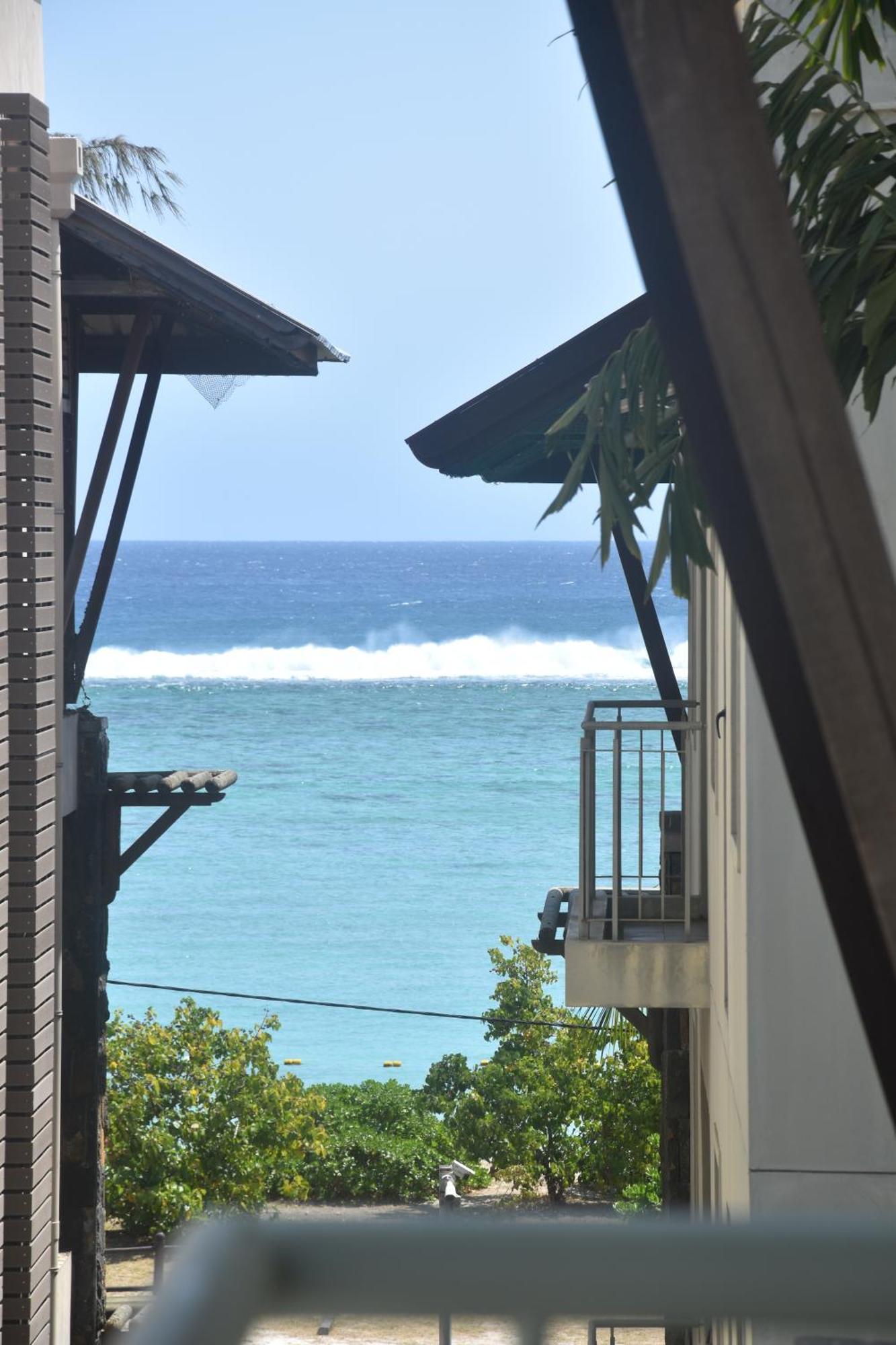 Blue Waves Beachfront Penthouse Flic-en-Flacq Dış mekan fotoğraf